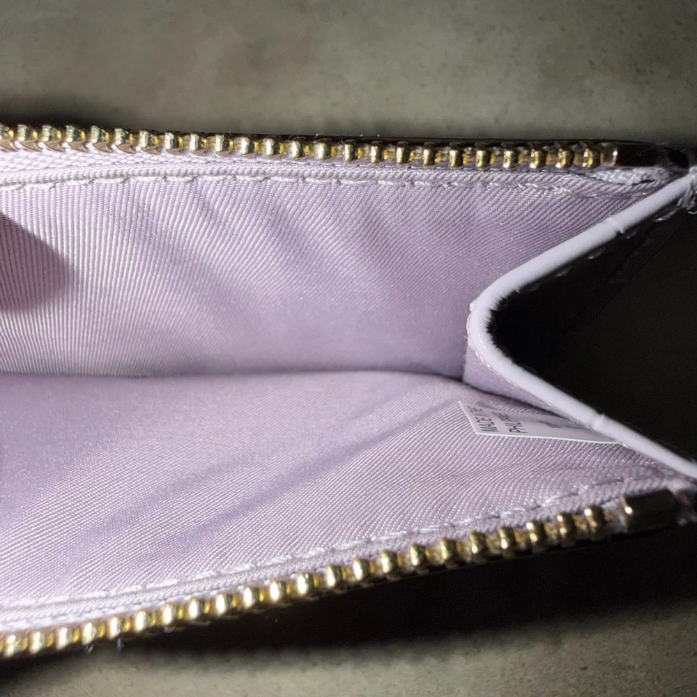 Tory Burch Black Quilted Crossbody Bag with Cream Card Holder - Picture 7 of 8